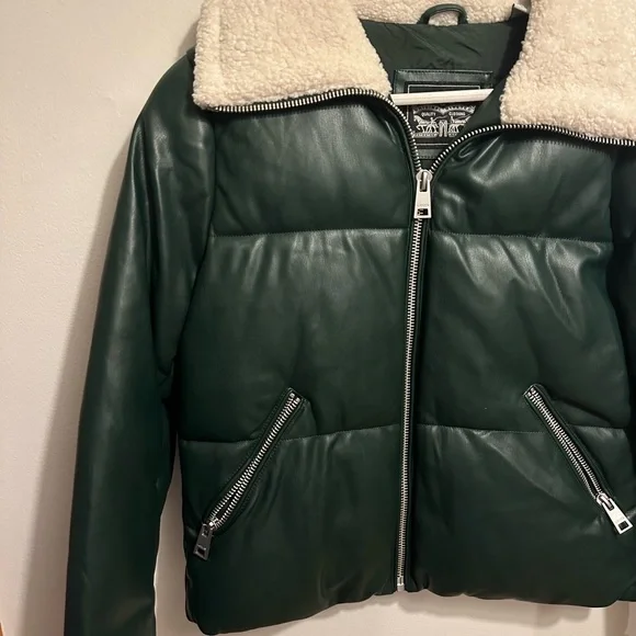 Levi's Green Puffer Jacket with White Sherpa Collar - Picture 4 of 8